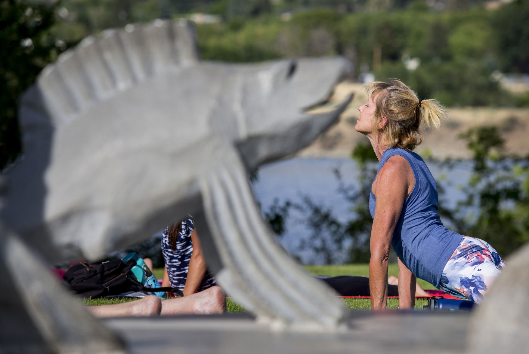 200605-newslocal-parkyoga 01.jpg